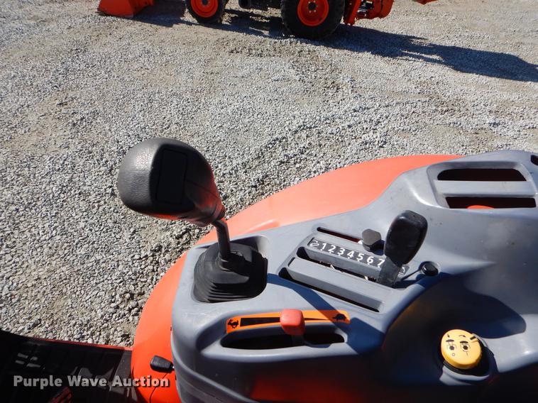 image for item EI9068 2015 Kubota L3560 GST tractor