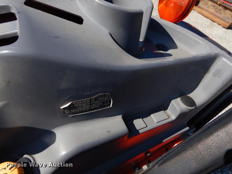 image for item EI9068 2015 Kubota L3560 GST tractor