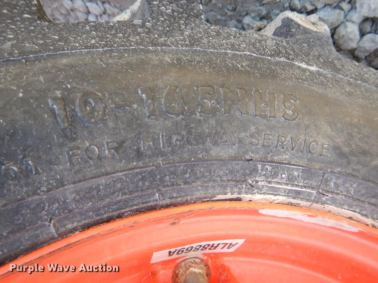 image for item EI9068 2015 Kubota L3560 GST tractor