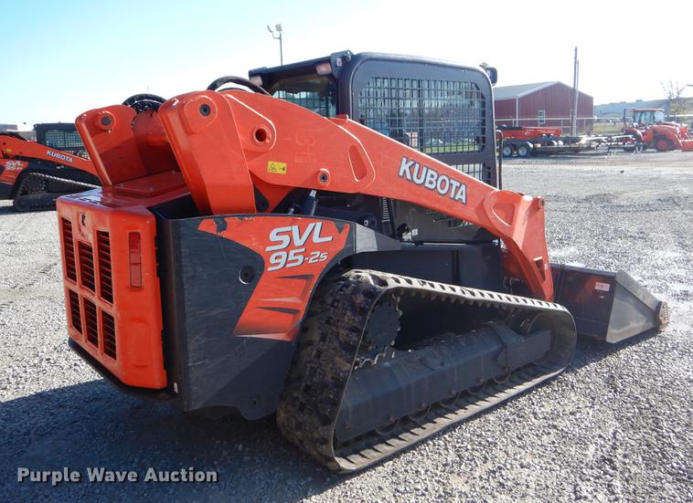 image for item EI9075 2017 Kubota SVL95-2S skid steer