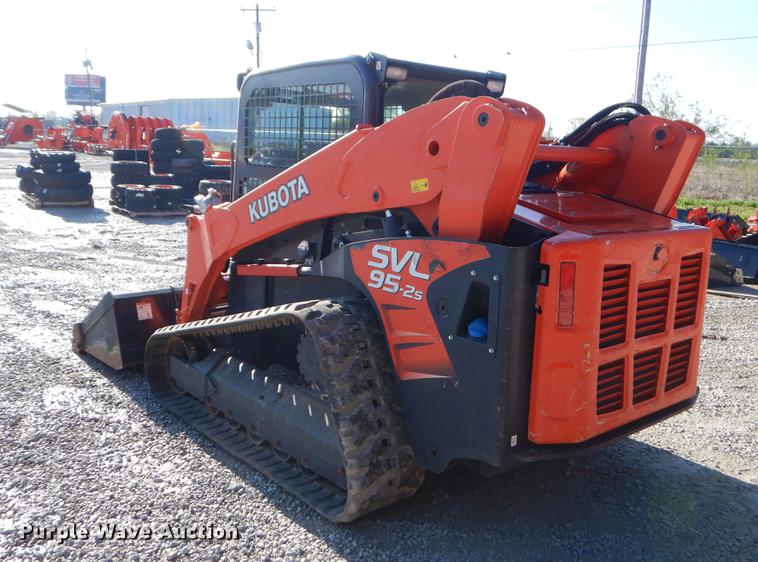 image for item EI9075 2017 Kubota SVL95-2S skid steer