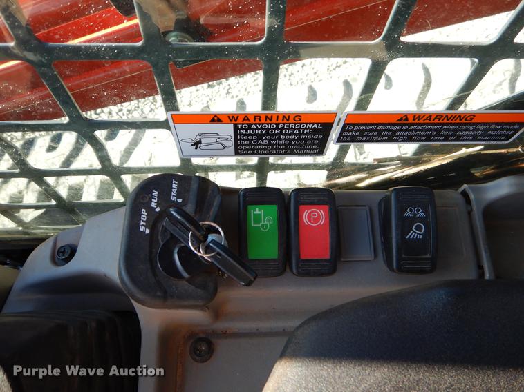 image for item EI9075 2017 Kubota SVL95-2S skid steer