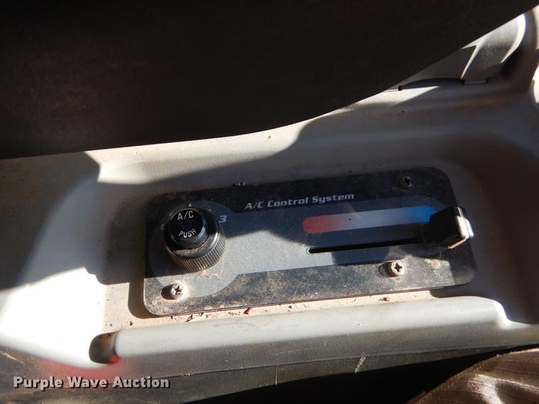 image for item EI9075 2017 Kubota SVL95-2S skid steer