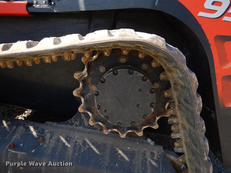 image for item EI9075 2017 Kubota SVL95-2S skid steer