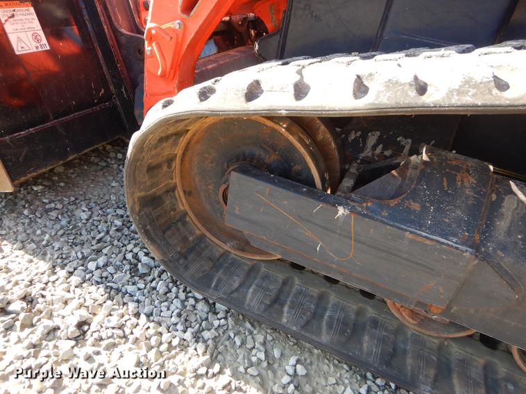 image for item EI9075 2017 Kubota SVL95-2S skid steer