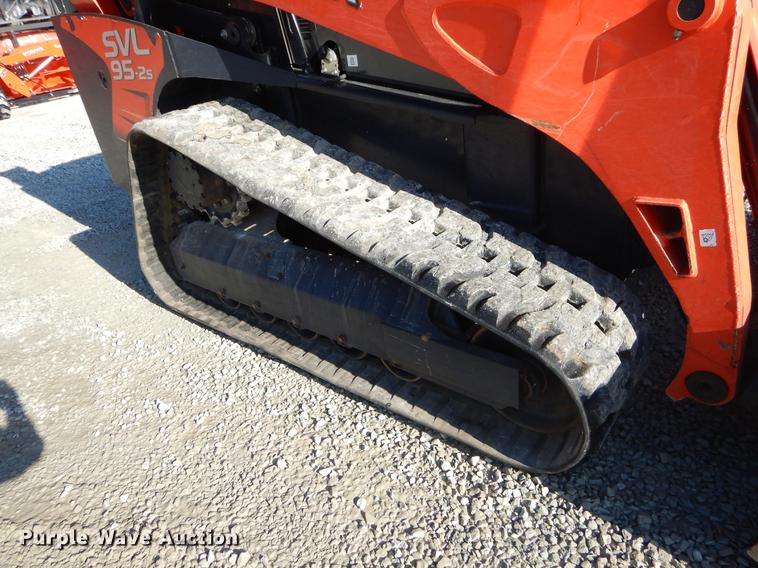 image for item EI9075 2017 Kubota SVL95-2S skid steer