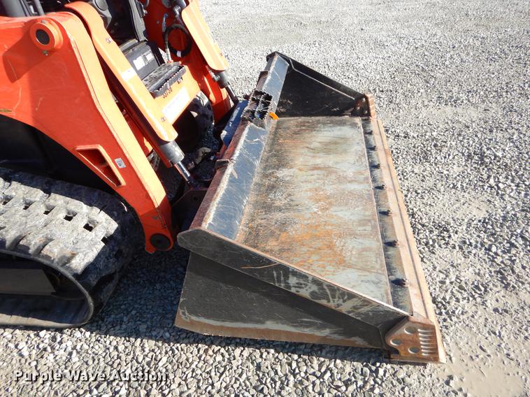 image for item EI9075 2017 Kubota SVL95-2S skid steer