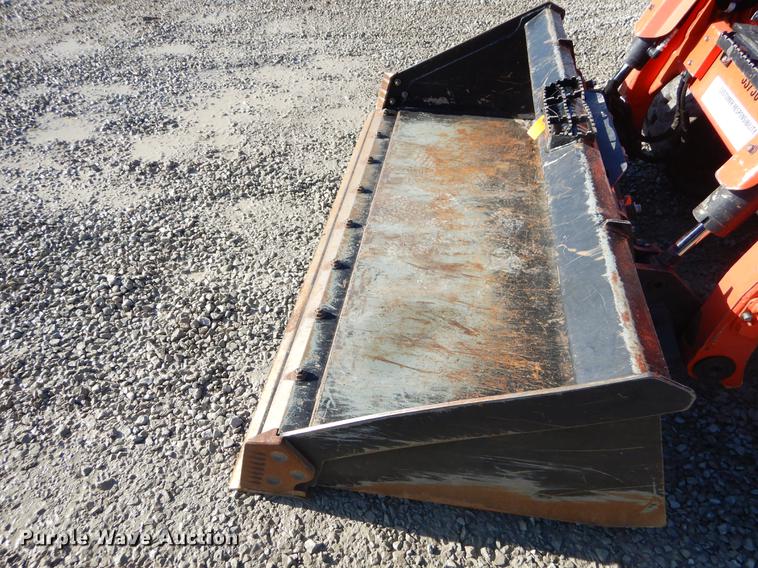 image for item EI9075 2017 Kubota SVL95-2S skid steer