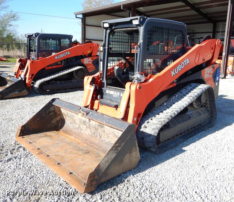 image for item EI9076 2017 Kubota SVL95-2S skid steer
