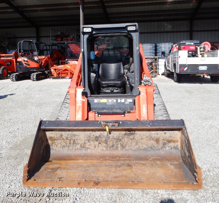 image for item EI9076 2017 Kubota SVL95-2S skid steer
