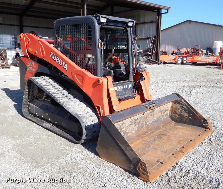 image for item EI9076 2017 Kubota SVL95-2S skid steer