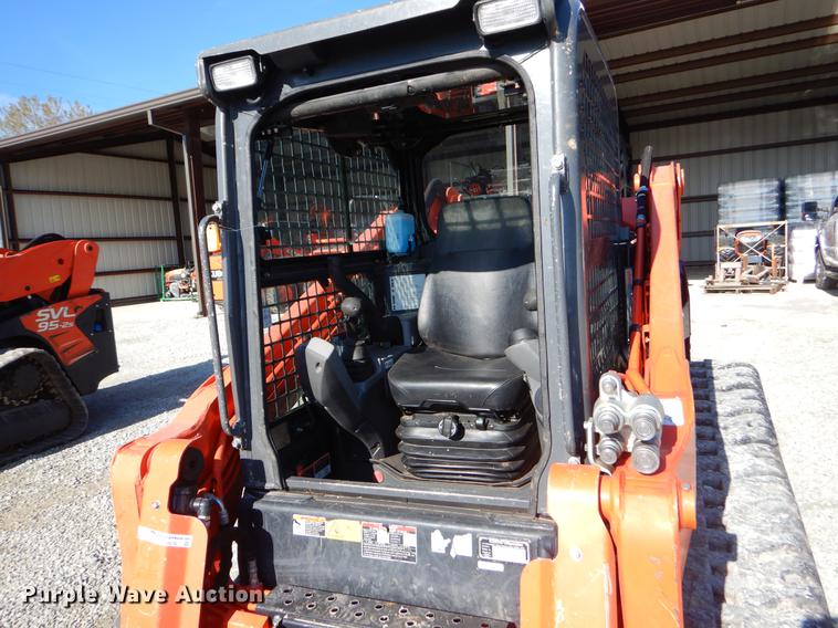 image for item EI9076 2017 Kubota SVL95-2S skid steer