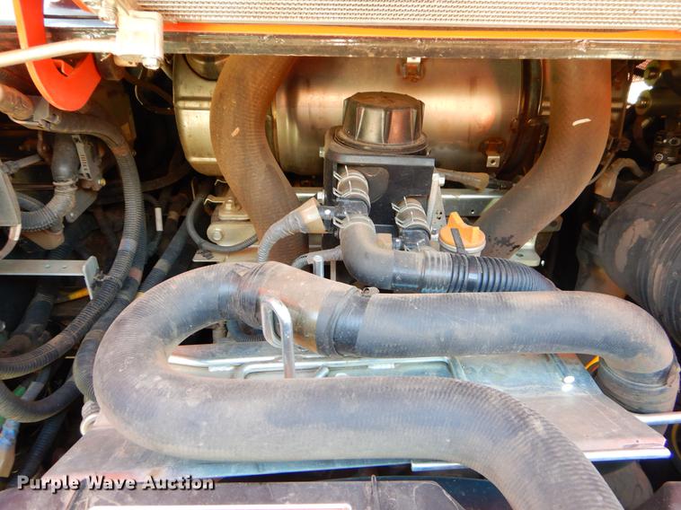 image for item EI9076 2017 Kubota SVL95-2S skid steer