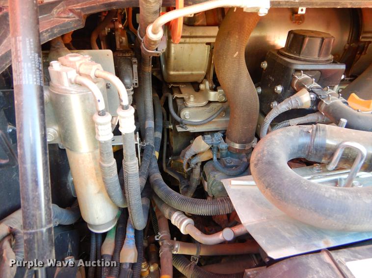 image for item EI9076 2017 Kubota SVL95-2S skid steer