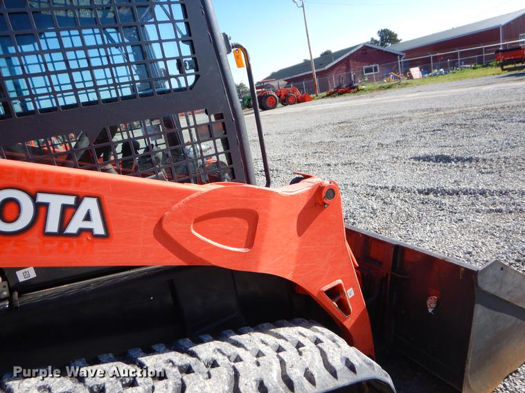 image for item EI9076 2017 Kubota SVL95-2S skid steer