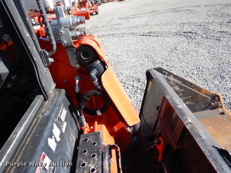 image for item EI9076 2017 Kubota SVL95-2S skid steer