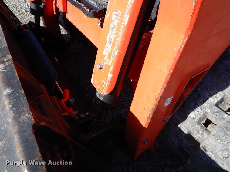 image for item EI9076 2017 Kubota SVL95-2S skid steer