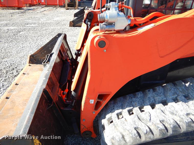 image for item EI9076 2017 Kubota SVL95-2S skid steer