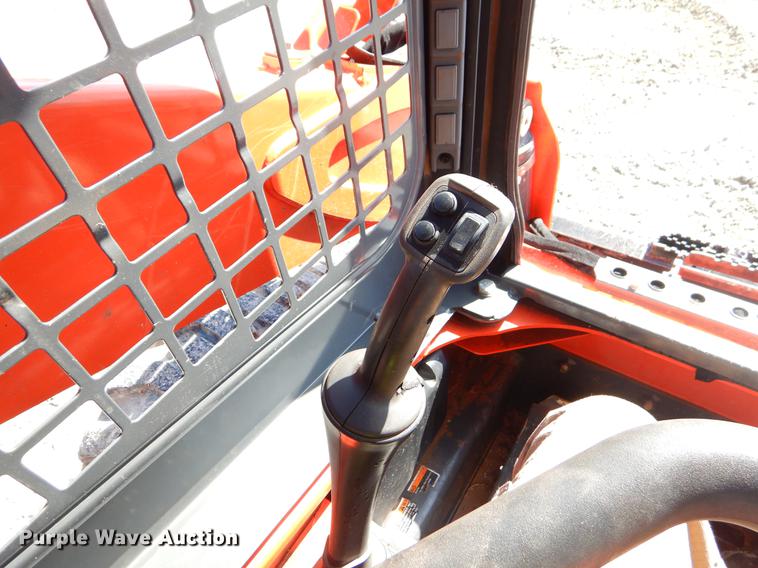 image for item EI9077 2016 Kubota SSV75 skid steer