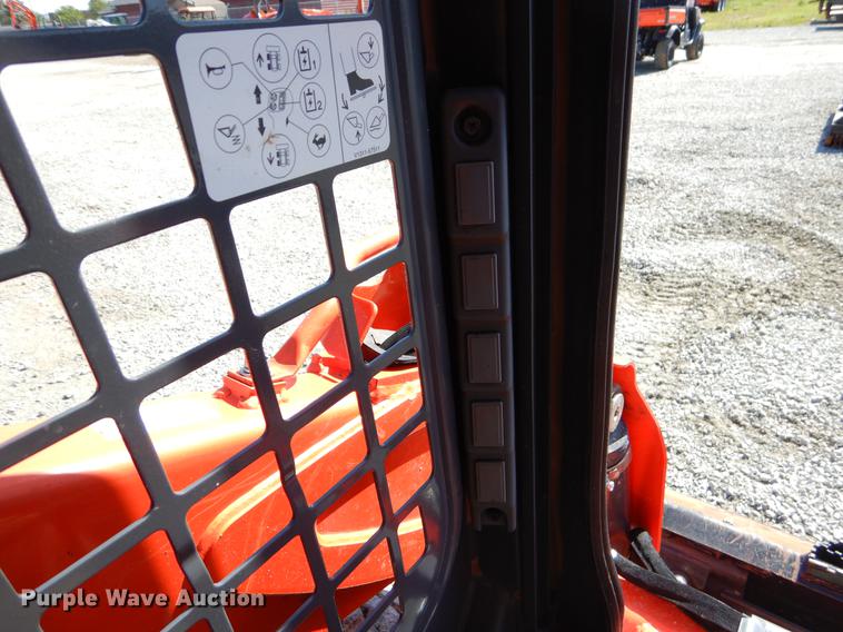 image for item EI9077 2016 Kubota SSV75 skid steer