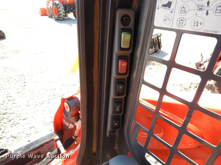 image for item EI9077 2016 Kubota SSV75 skid steer