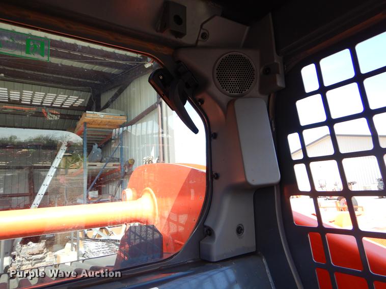 image for item EI9077 2016 Kubota SSV75 skid steer