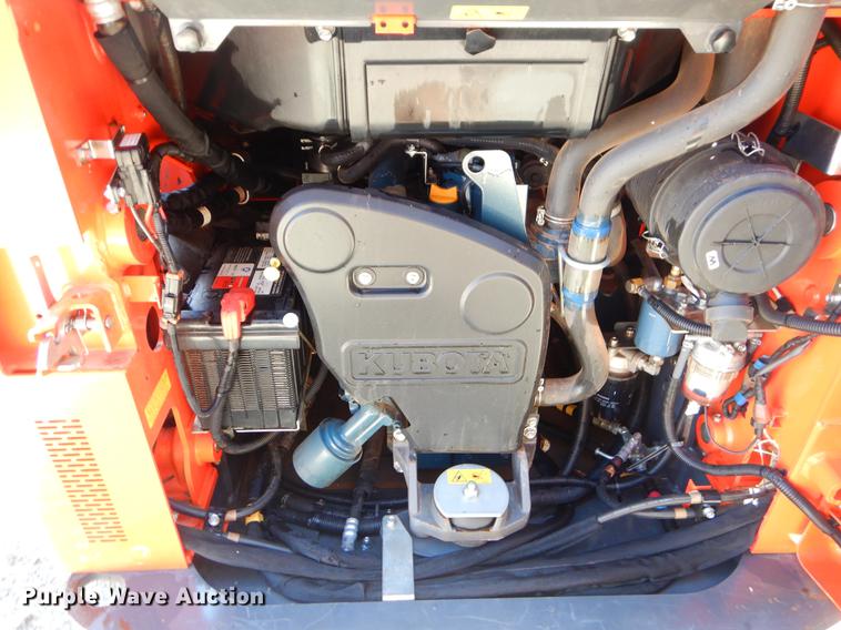 image for item EI9077 2016 Kubota SSV75 skid steer