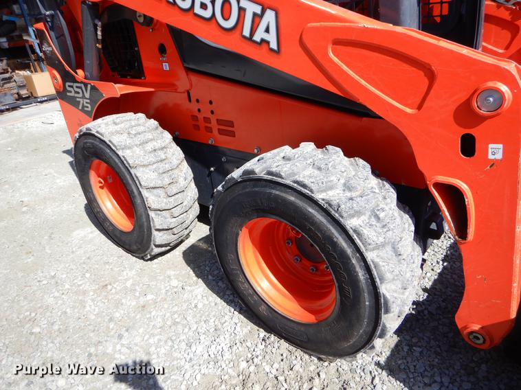 image for item EI9077 2016 Kubota SSV75 skid steer