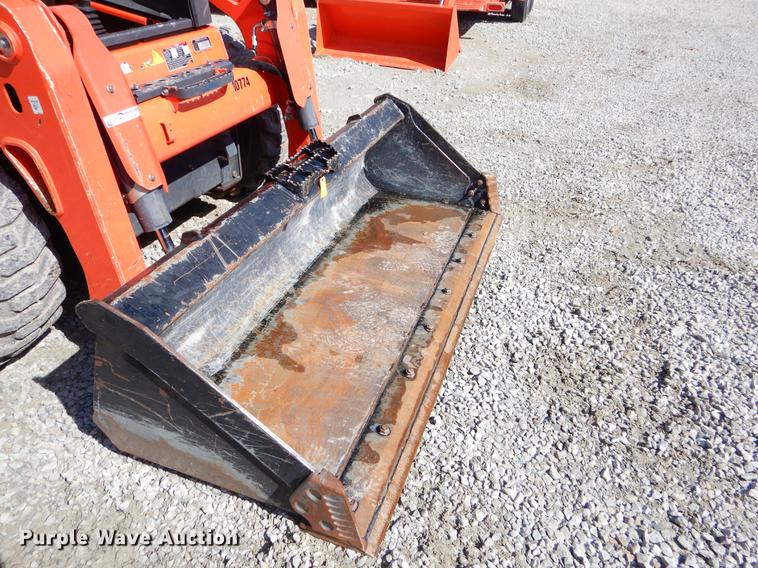 image for item EI9077 2016 Kubota SSV75 skid steer