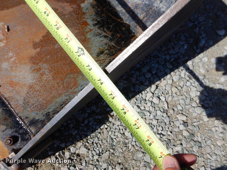 image for item EI9077 2016 Kubota SSV75 skid steer