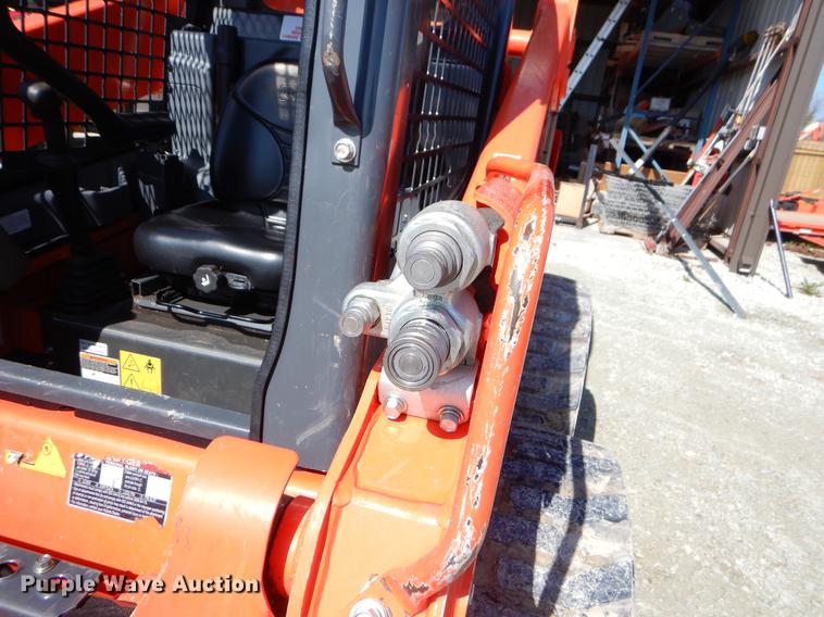 image for item EI9077 2016 Kubota SSV75 skid steer