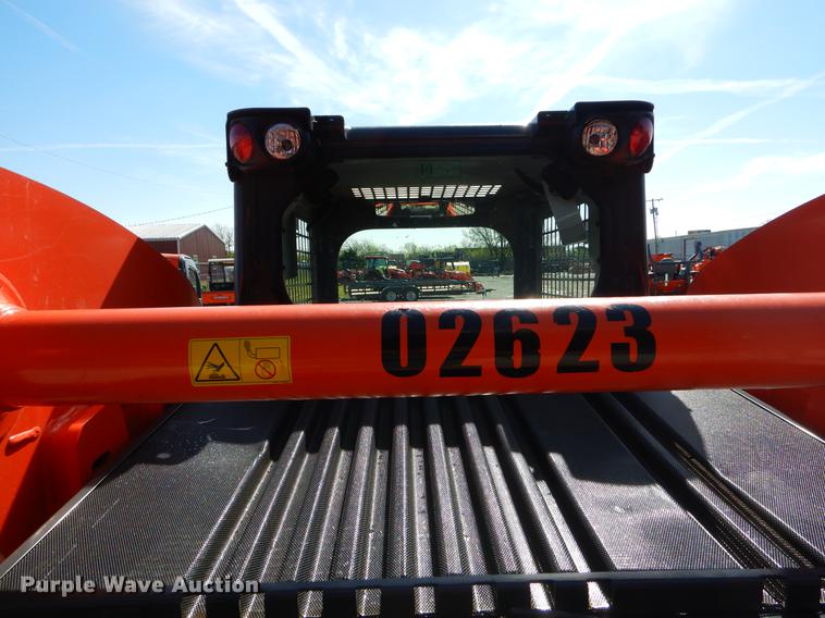 image for item EI9077 2016 Kubota SSV75 skid steer