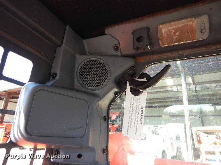 image for item EI9078 2016 Kubota SSV65 skid steer