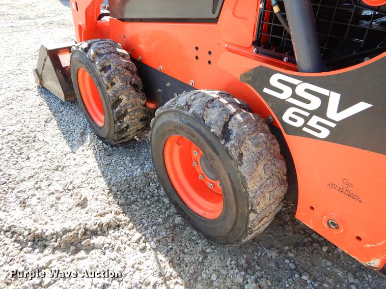 image for item EI9078 2016 Kubota SSV65 skid steer