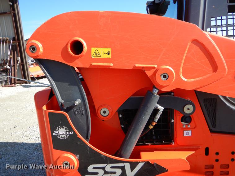 image for item EI9078 2016 Kubota SSV65 skid steer