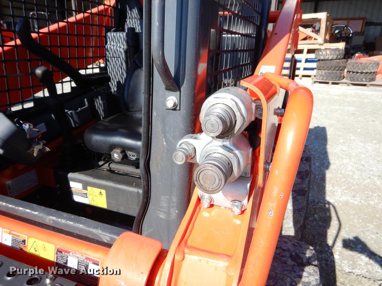 image for item EI9078 2016 Kubota SSV65 skid steer
