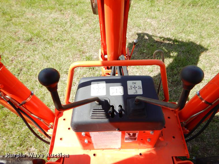 image for item EI9081 2013 Kubota L39 backhoe