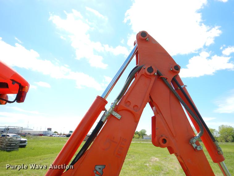 image for item EI9081 2013 Kubota L39 backhoe