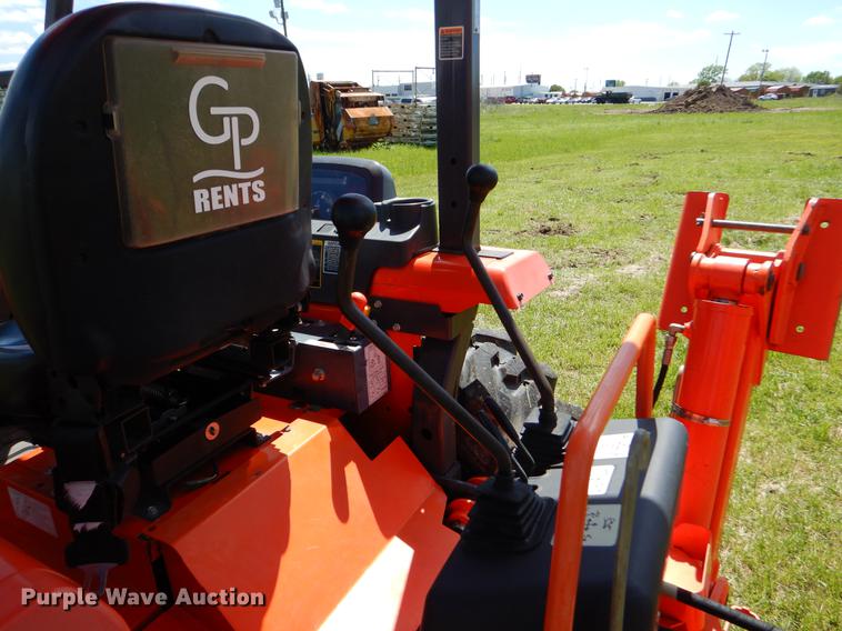 image for item EI9081 2013 Kubota L39 backhoe