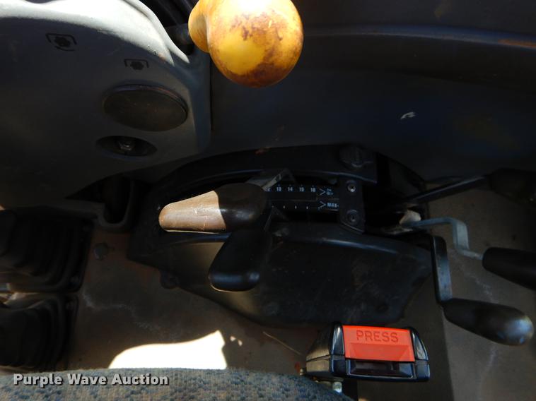 image for item EI9082 2007 New Holland TN85DA tractor