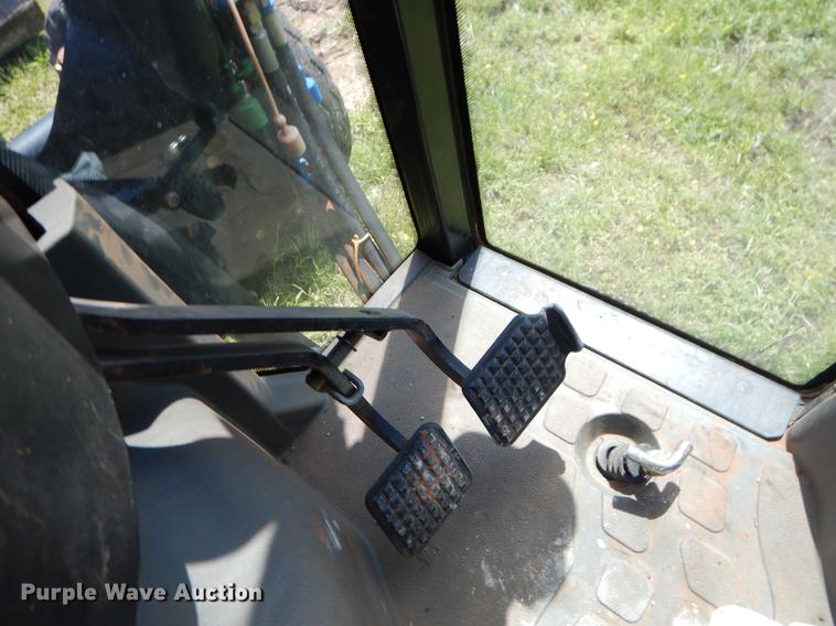 image for item EI9082 2007 New Holland TN85DA tractor