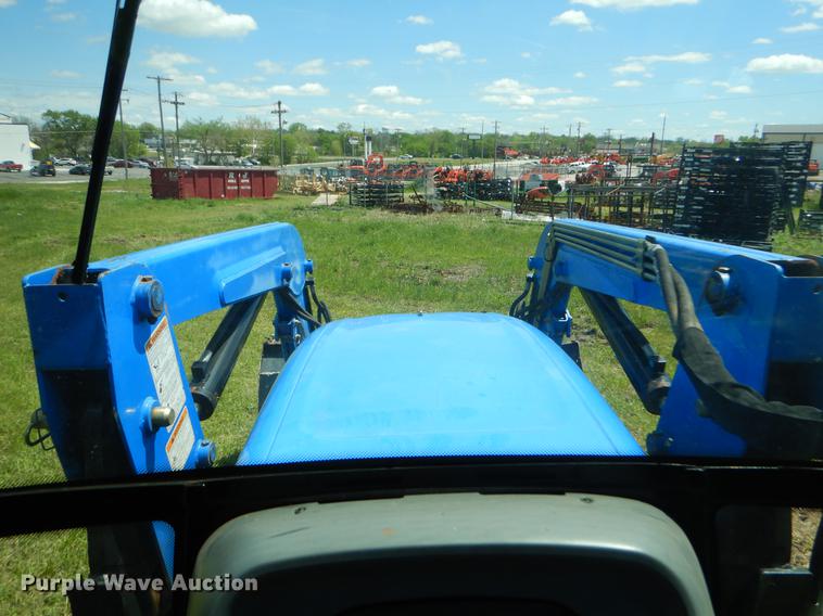 image for item EI9082 2007 New Holland TN85DA tractor