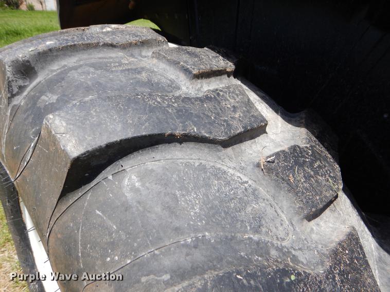 image for item EI9082 2007 New Holland TN85DA tractor