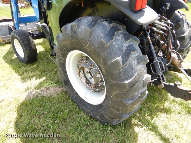 image for item EI9082 2007 New Holland TN85DA tractor