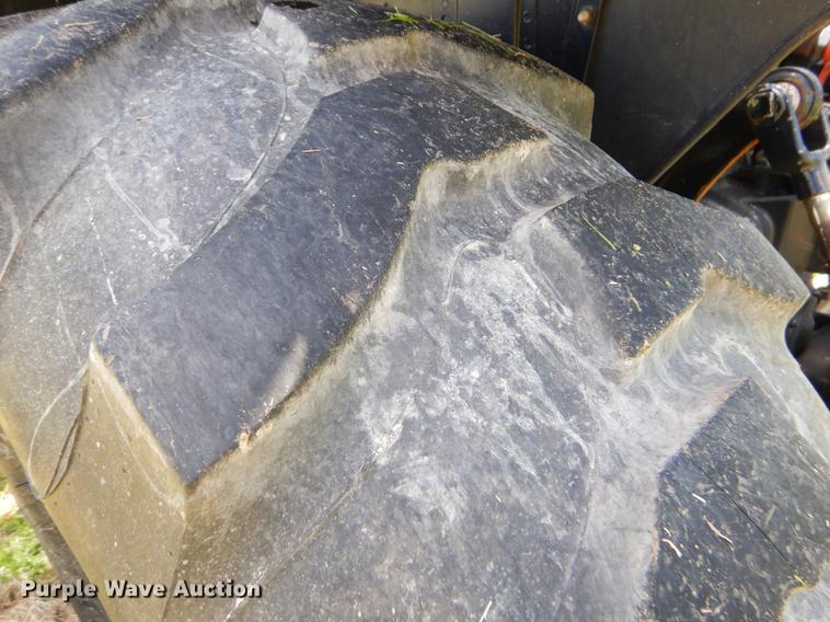 image for item EI9082 2007 New Holland TN85DA tractor