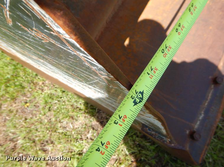 image for item EI9082 2007 New Holland TN85DA tractor