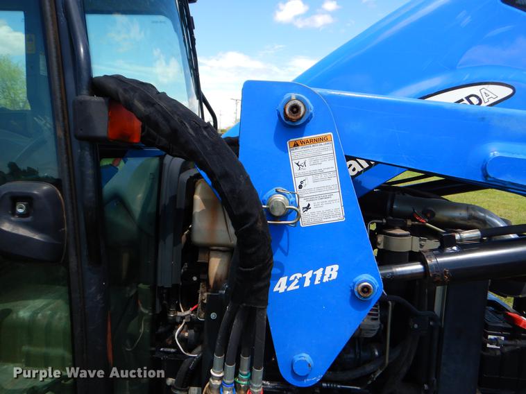 image for item EI9082 2007 New Holland TN85DA tractor