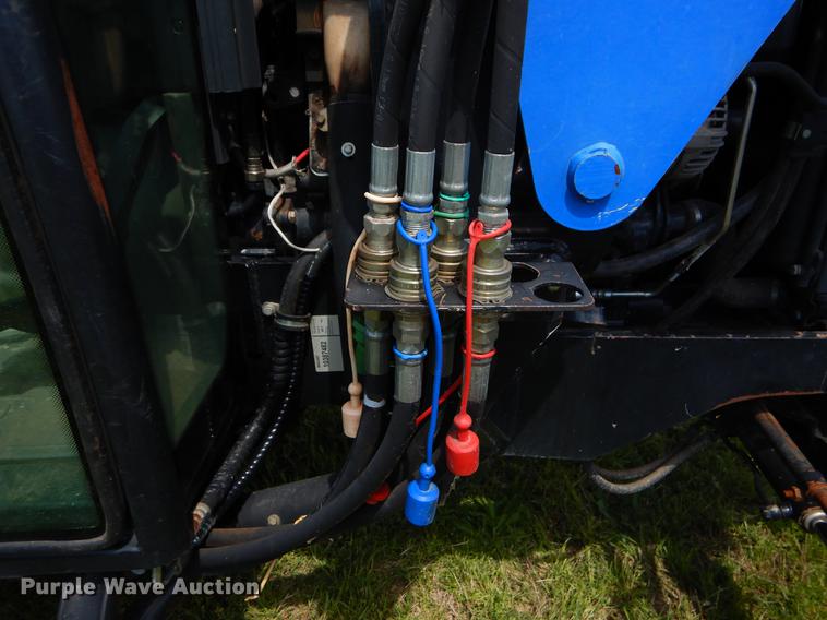image for item EI9082 2007 New Holland TN85DA tractor