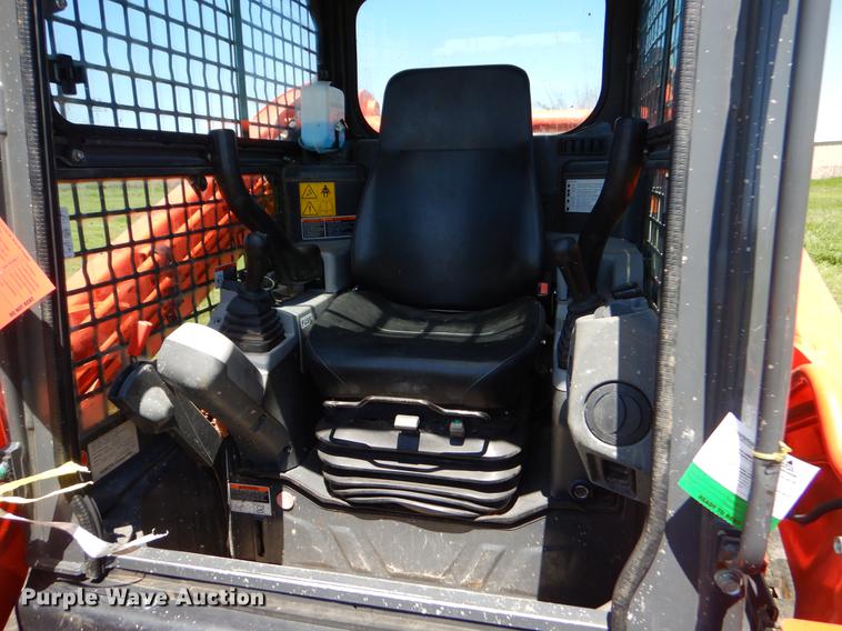 image for item EI9083 2015 Kubota SVL75-2 skid steer