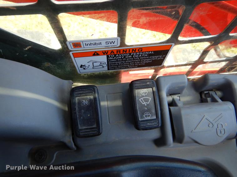 image for item EI9083 2015 Kubota SVL75-2 skid steer